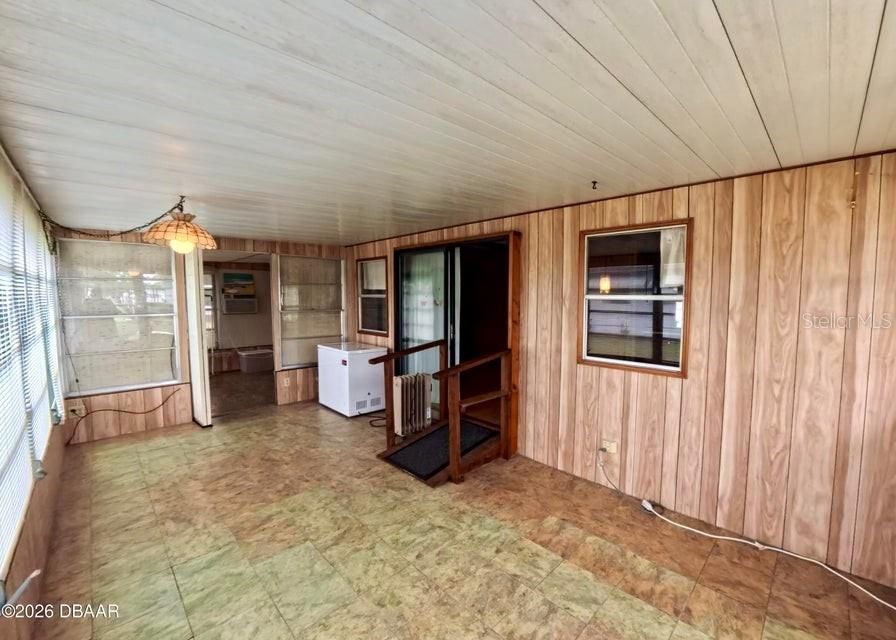 На продажу: $134,900 (2 спален, 1 ванн, 612 Квадратных фут)