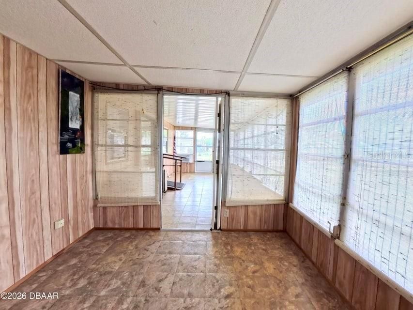 На продажу: $134,900 (2 спален, 1 ванн, 612 Квадратных фут)