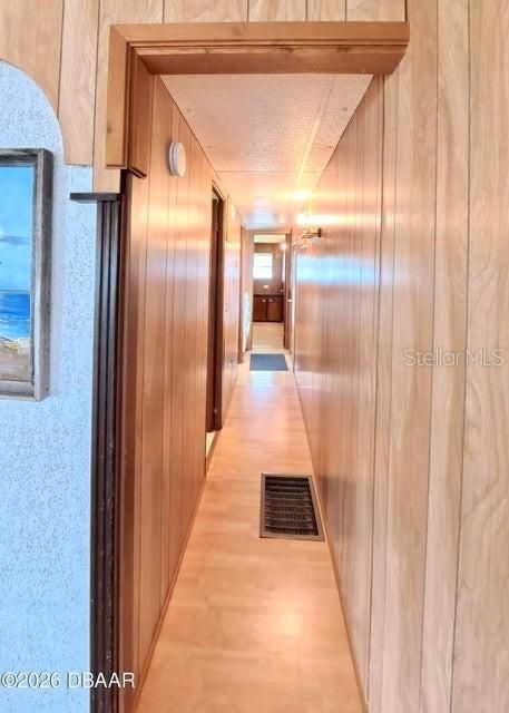 На продажу: $134,900 (2 спален, 1 ванн, 612 Квадратных фут)