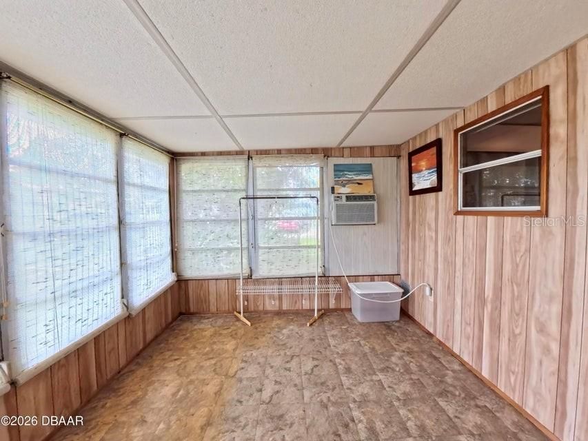 На продажу: $134,900 (2 спален, 1 ванн, 612 Квадратных фут)