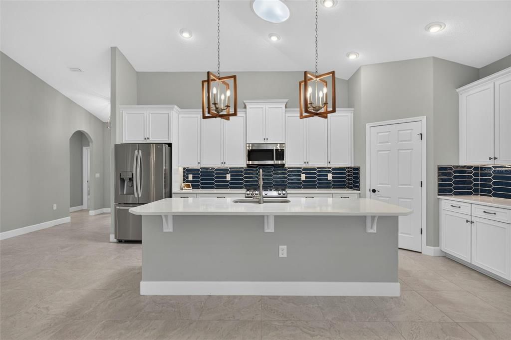 For Sale: $424,900 (3 beds, 2 baths, 1905 Square Feet)