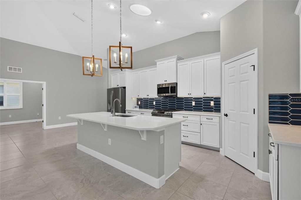 For Sale: $424,900 (3 beds, 2 baths, 1905 Square Feet)