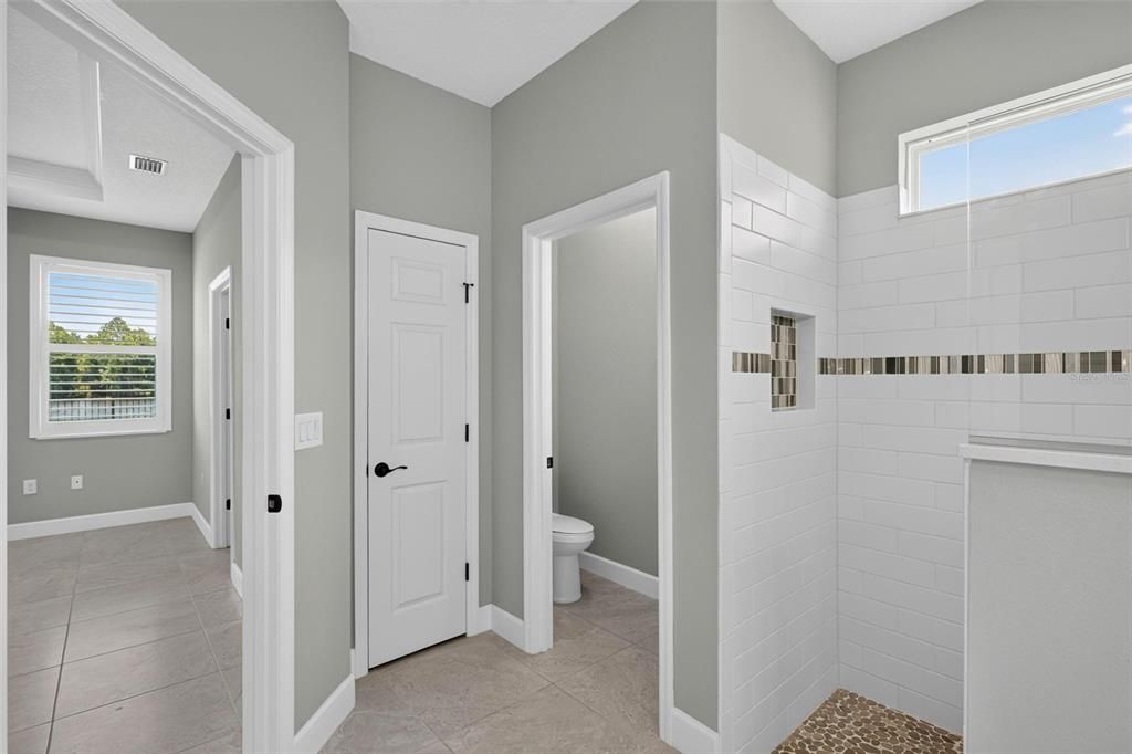 For Sale: $424,900 (3 beds, 2 baths, 1905 Square Feet)
