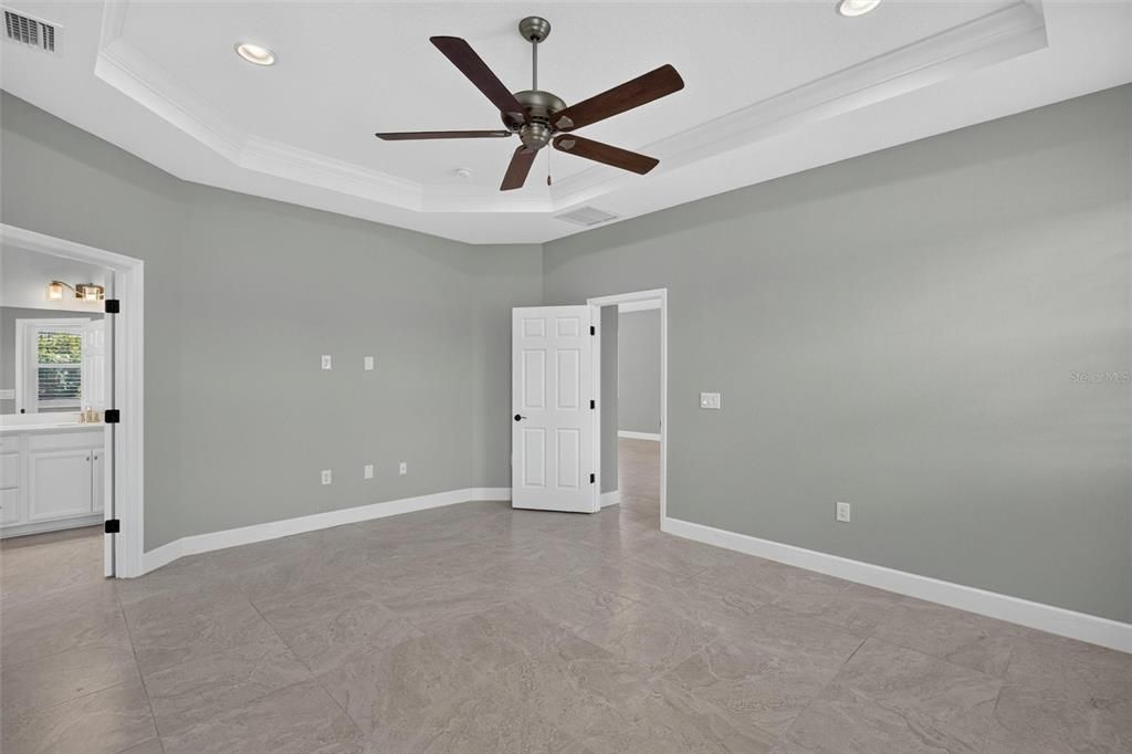 For Sale: $424,900 (3 beds, 2 baths, 1905 Square Feet)
