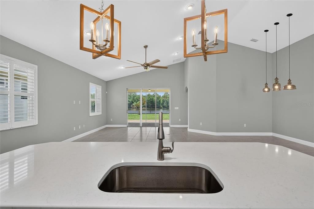 For Sale: $424,900 (3 beds, 2 baths, 1905 Square Feet)