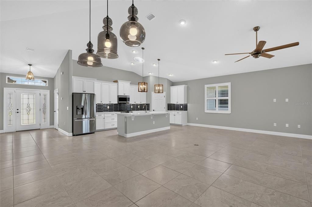 For Sale: $424,900 (3 beds, 2 baths, 1905 Square Feet)