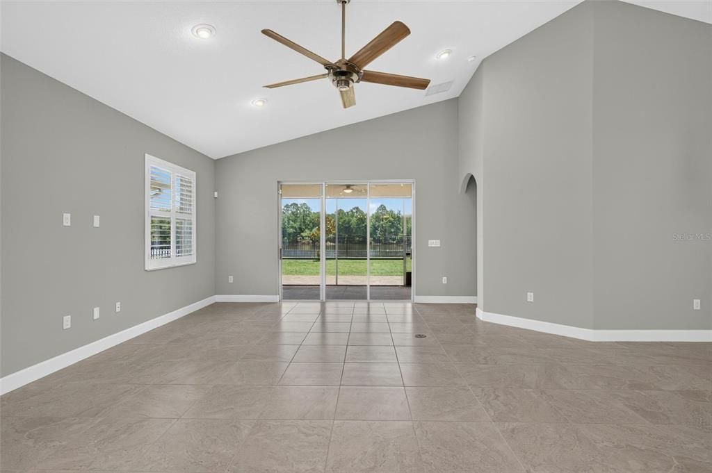 For Sale: $424,900 (3 beds, 2 baths, 1905 Square Feet)