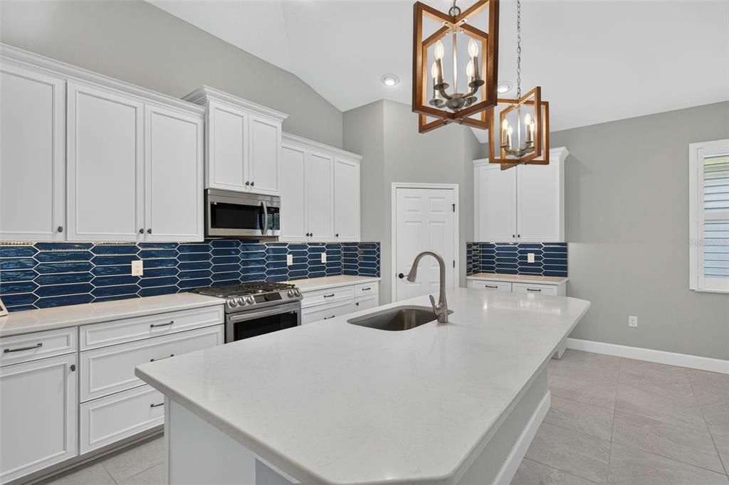For Sale: $424,900 (3 beds, 2 baths, 1905 Square Feet)