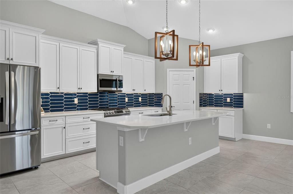 For Sale: $424,900 (3 beds, 2 baths, 1905 Square Feet)