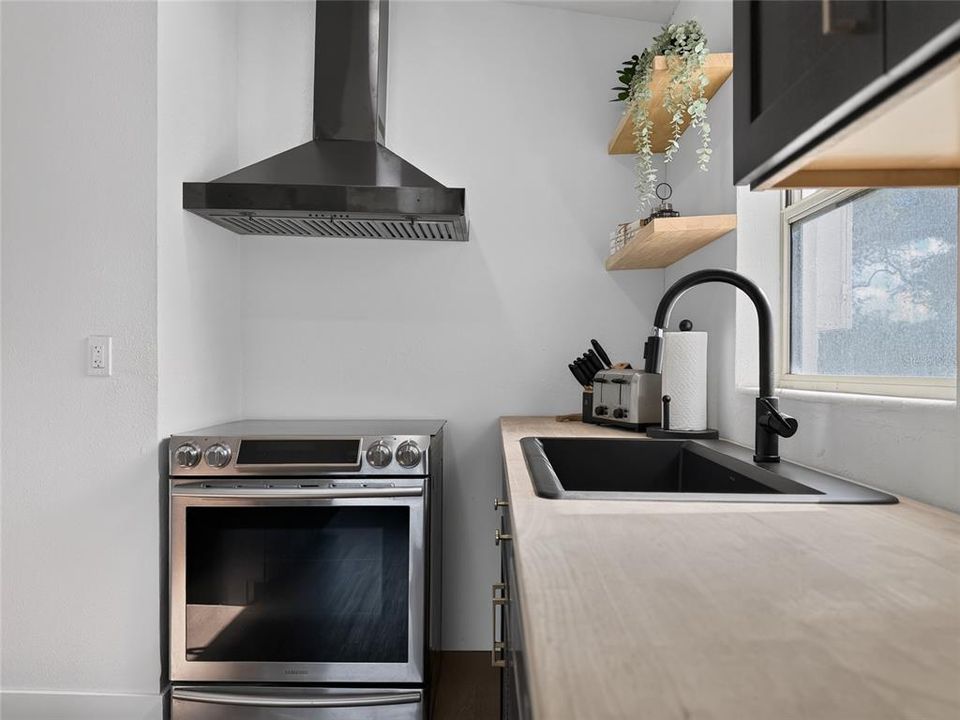 На продажу: $374,990 (3 спален, 1 ванн, 955 Квадратных фут)