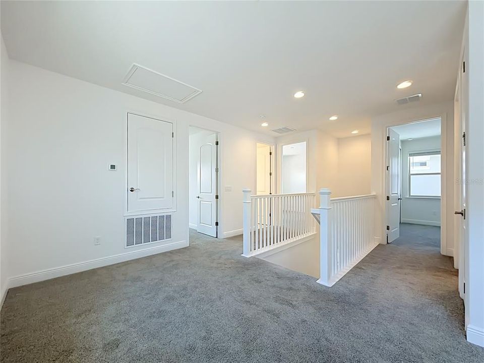 В аренду: $4,200 (5 спален, 4 ванн, 3233 Квадратных фут)