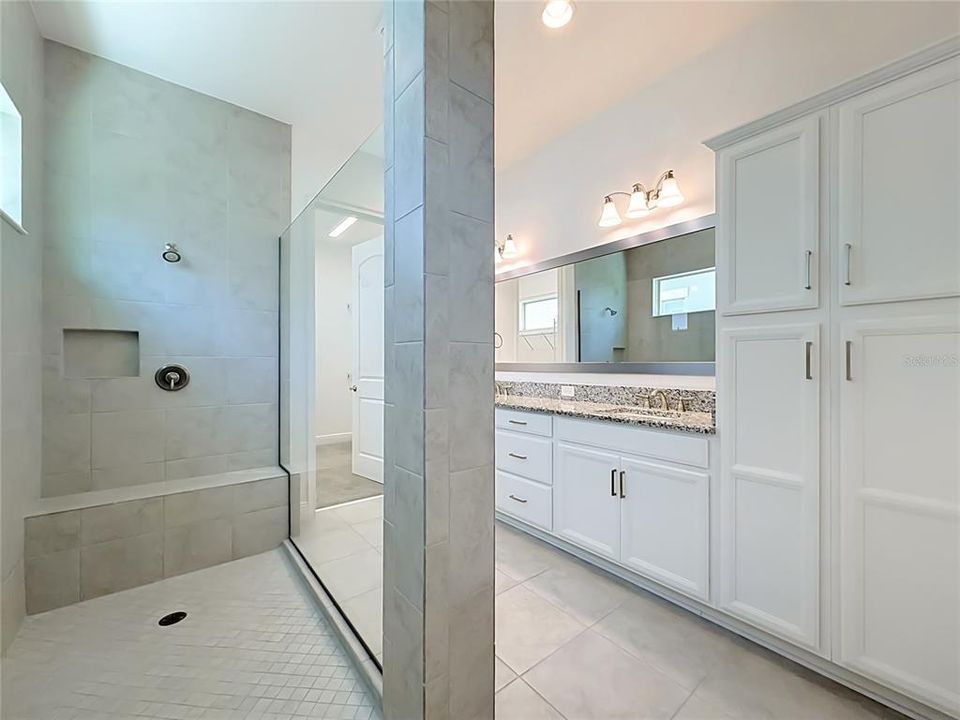 В аренду: $4,200 (5 спален, 4 ванн, 3233 Квадратных фут)