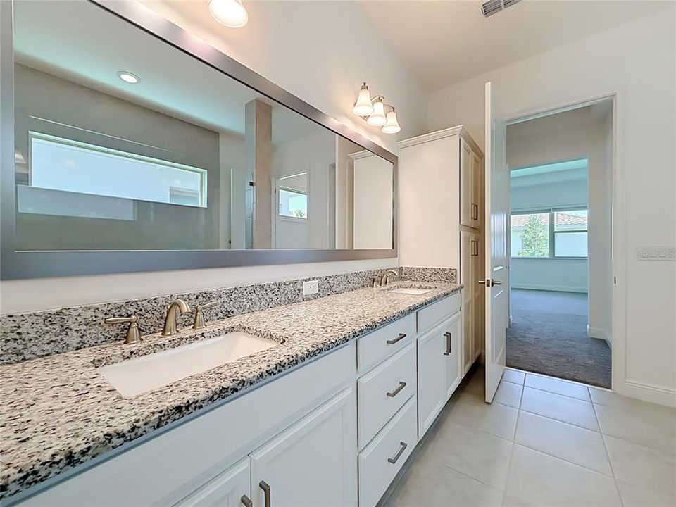 В аренду: $4,200 (5 спален, 4 ванн, 3233 Квадратных фут)