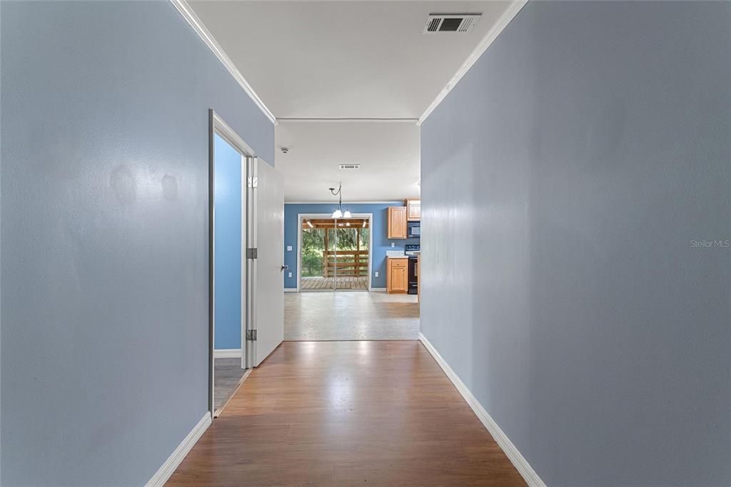 For Sale: $235,000 (5 beds, 3 baths, 2280 Square Feet)