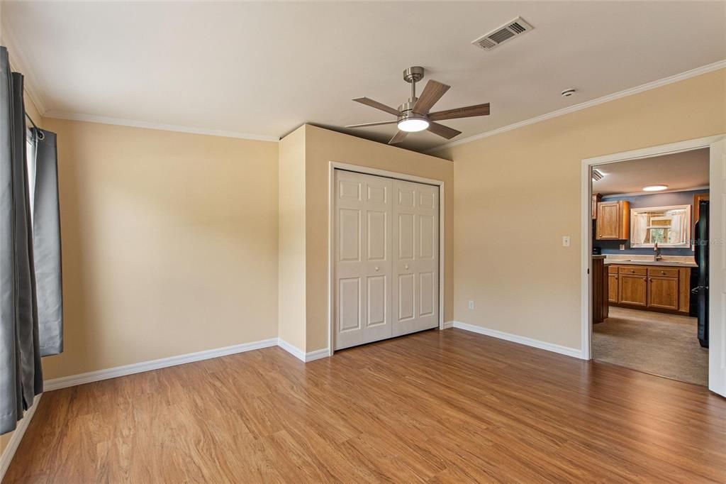 For Sale: $235,000 (5 beds, 3 baths, 2280 Square Feet)