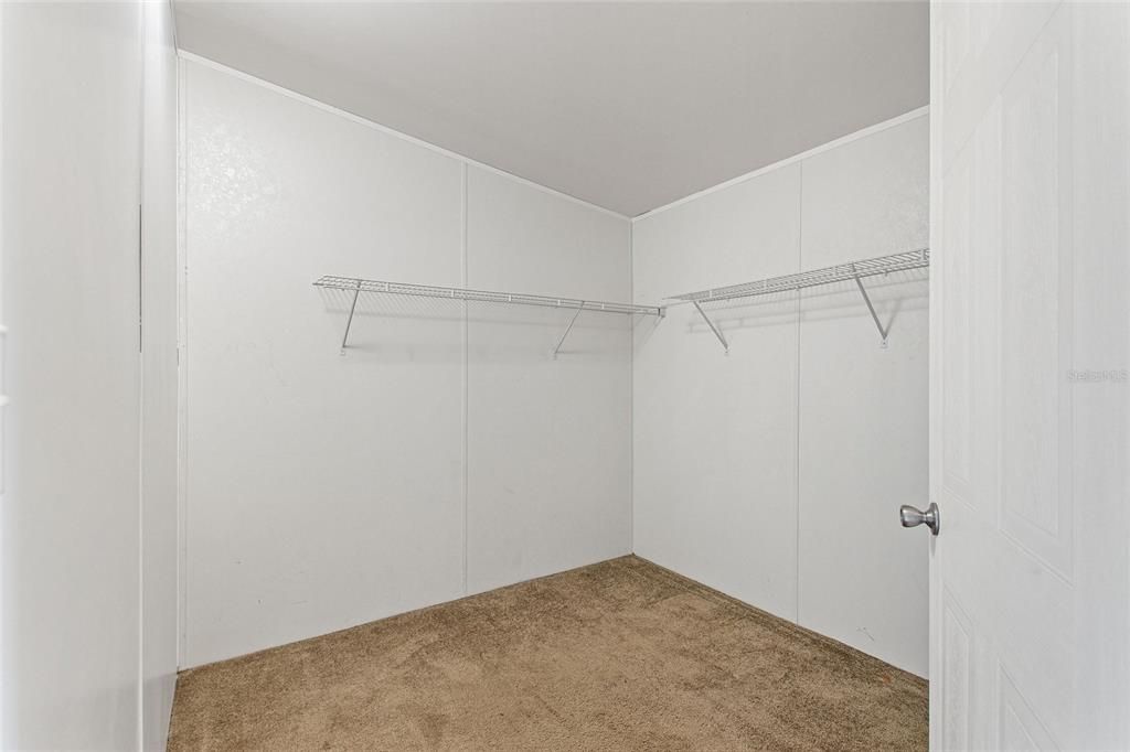 For Sale: $235,000 (5 beds, 3 baths, 2280 Square Feet)