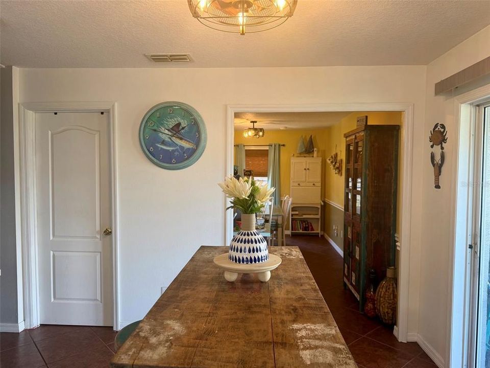 En Venta: $550,000 (3 camas, 2 baños, 1408 Pies cuadrados)