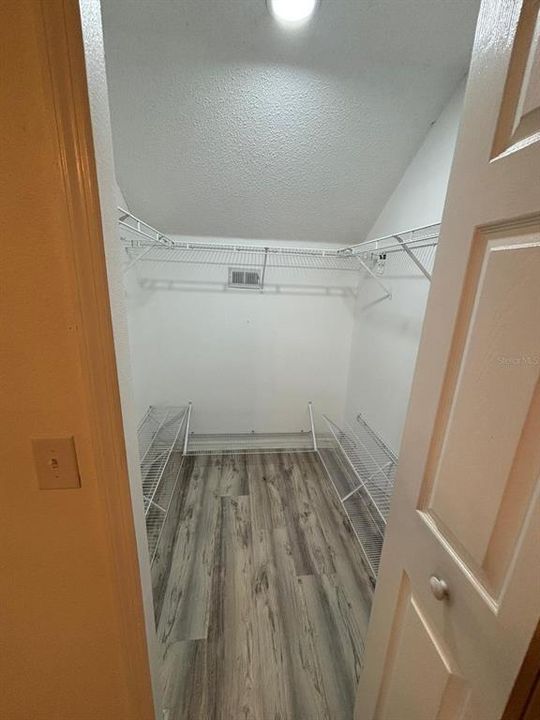 В аренду: $2,300 (4 спален, 2 ванн, 1348 Квадратных фут)