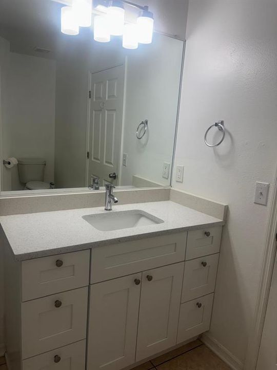 В аренду: $2,300 (4 спален, 2 ванн, 1348 Квадратных фут)