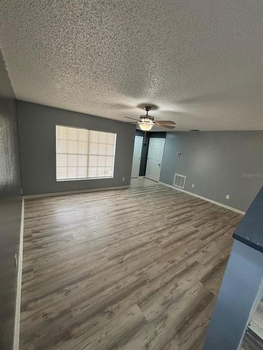 В аренду: $2,300 (4 спален, 2 ванн, 1348 Квадратных фут)
