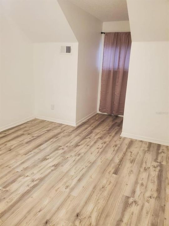 В аренду: $2,300 (4 спален, 2 ванн, 1348 Квадратных фут)