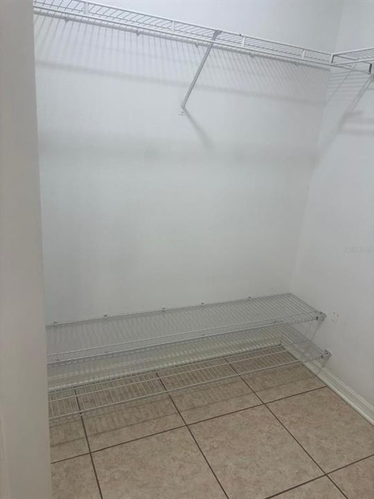 В аренду: $2,300 (4 спален, 2 ванн, 1348 Квадратных фут)