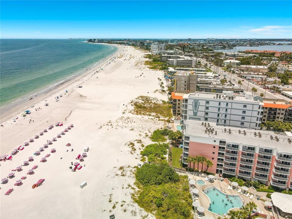En Venta: $894,995 (2 camas, 2 baños, 750 Pies cuadrados)