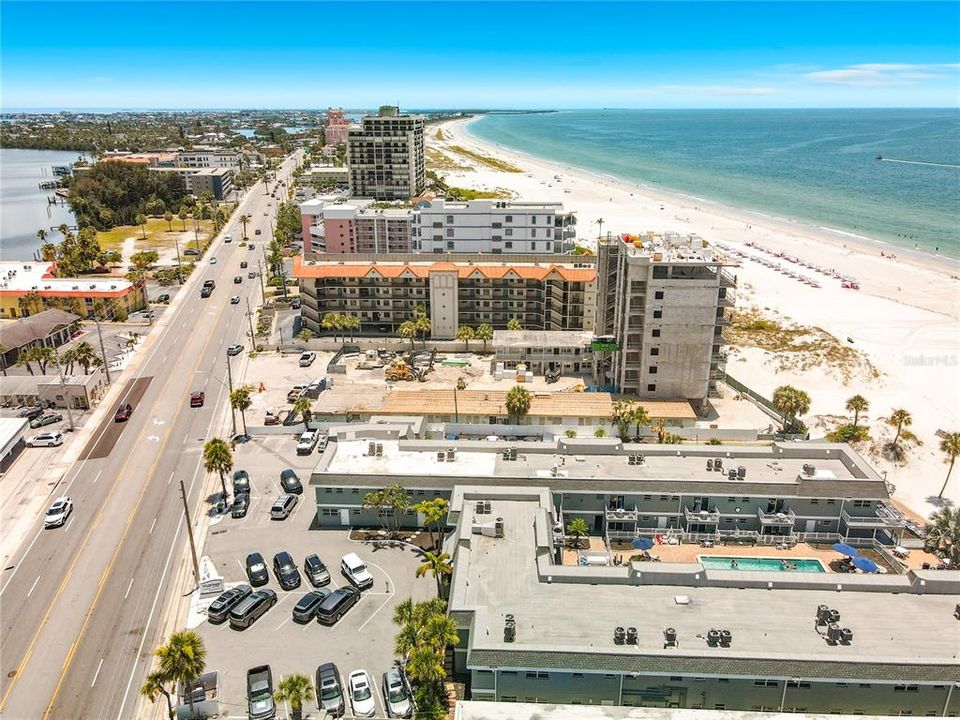 En Venta: $894,995 (2 camas, 2 baños, 750 Pies cuadrados)