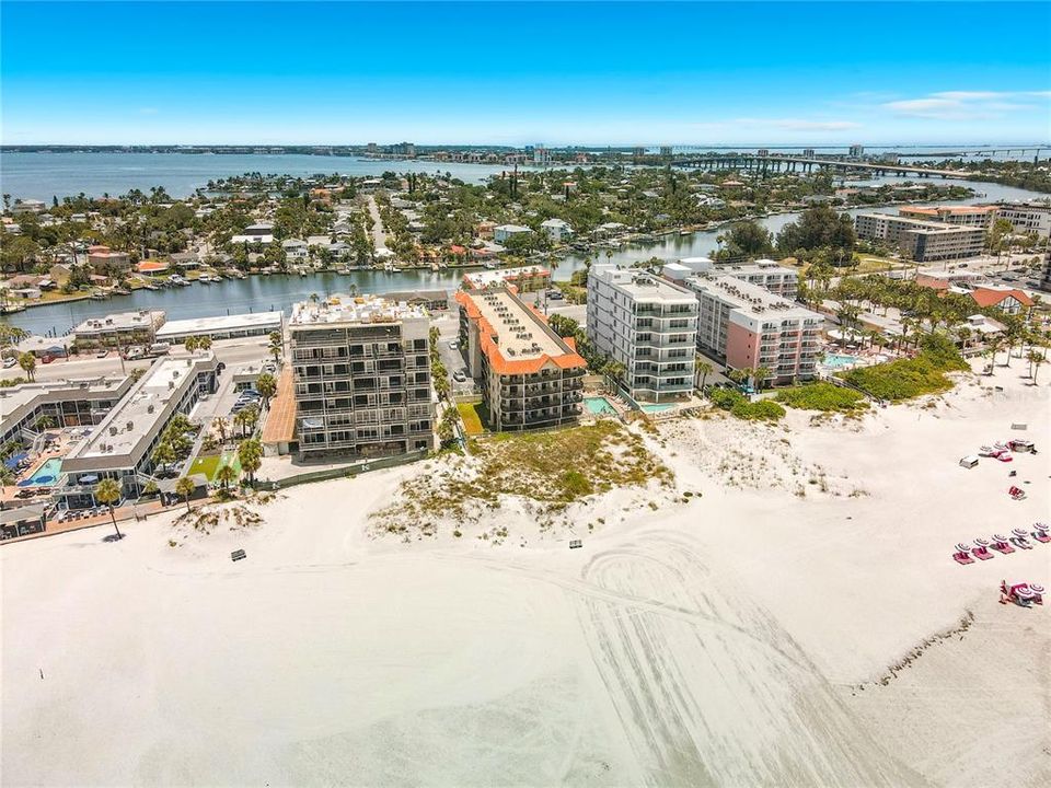 En Venta: $894,995 (2 camas, 2 baños, 750 Pies cuadrados)