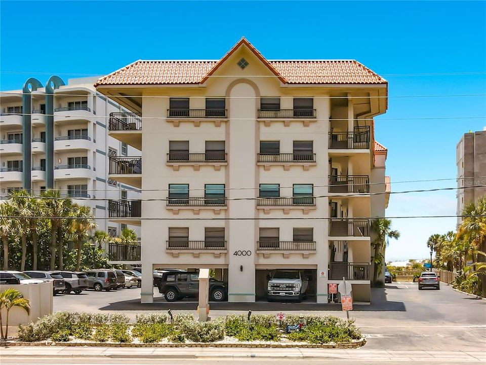 На продажу: $894,995 (2 спален, 2 ванн, 750 Квадратных фут)