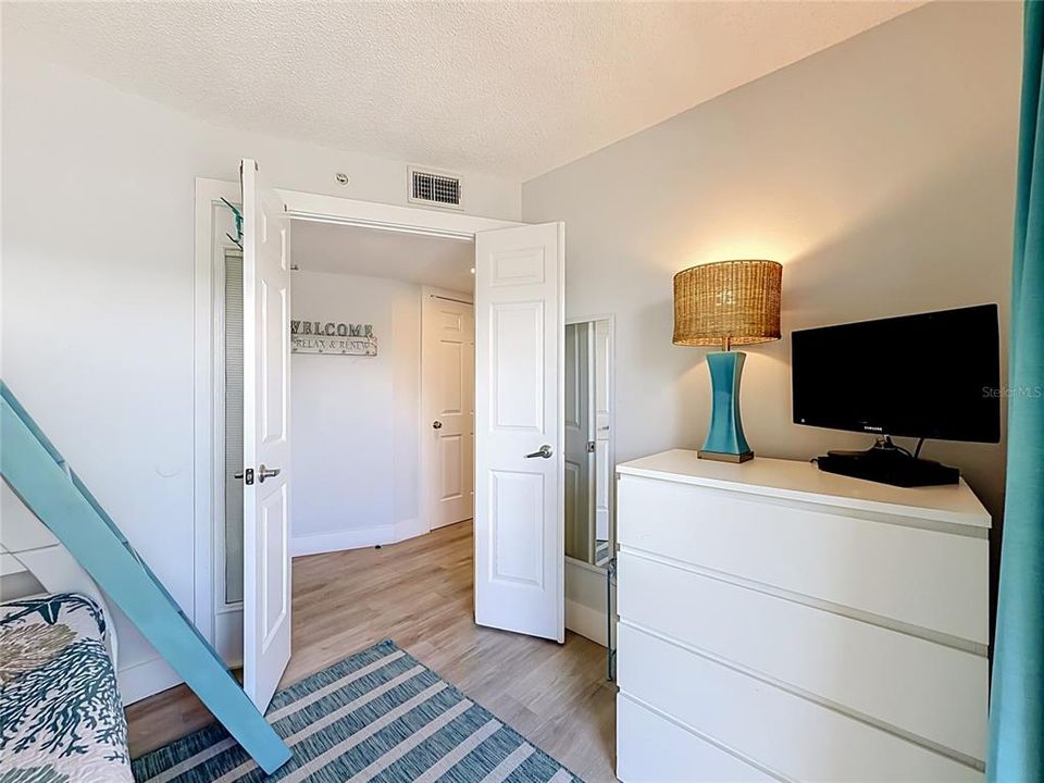 En Venta: $894,995 (2 camas, 2 baños, 750 Pies cuadrados)