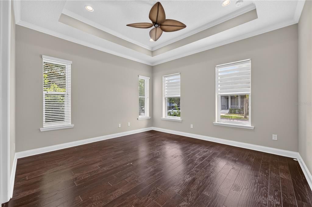 Activo con contrato: $646,000 (3 camas, 2 baños, 1916 Pies cuadrados)