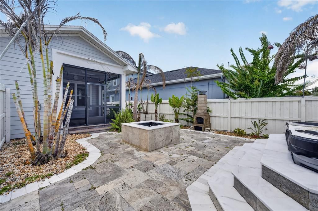 Activo con contrato: $646,000 (3 camas, 2 baños, 1916 Pies cuadrados)