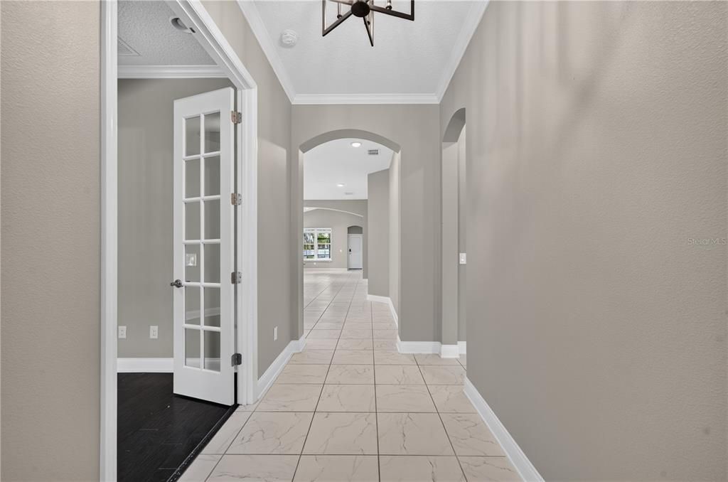 Activo con contrato: $646,000 (3 camas, 2 baños, 1916 Pies cuadrados)