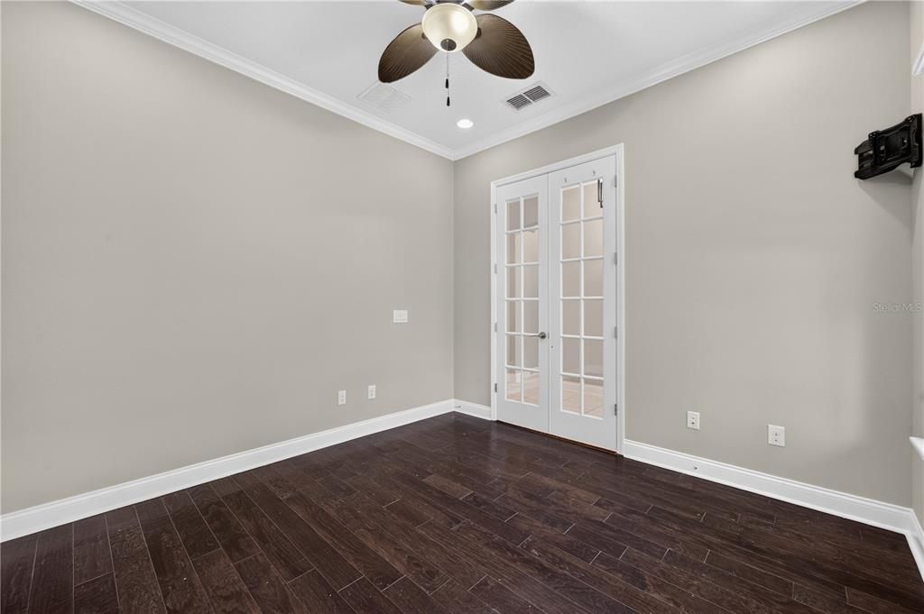 Activo con contrato: $646,000 (3 camas, 2 baños, 1916 Pies cuadrados)