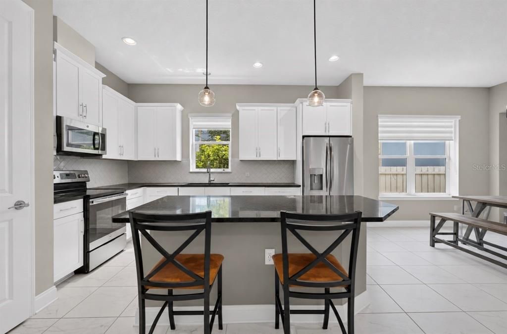 En Venta: $646,000 (3 camas, 2 baños, 1916 Pies cuadrados)