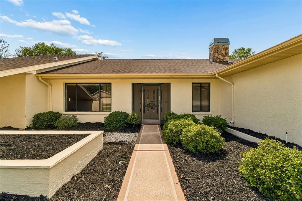 Active With Contract: $349,900 (3 beds, 2 baths, 1901 Square Feet)