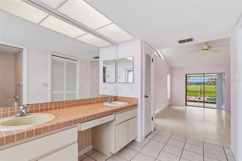 Active With Contract: $349,900 (3 beds, 2 baths, 1901 Square Feet)