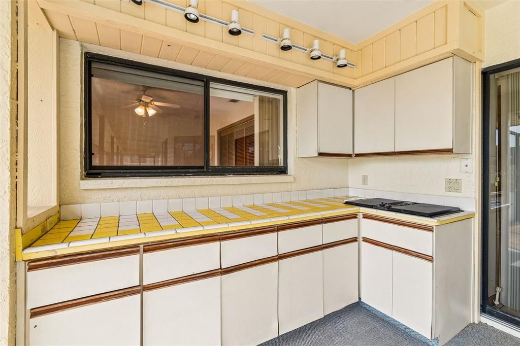 Active With Contract: $349,900 (3 beds, 2 baths, 1901 Square Feet)