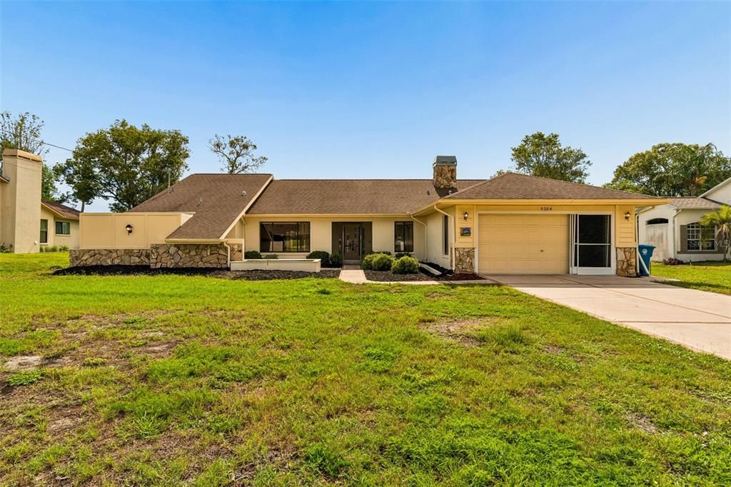 Active With Contract: $349,900 (3 beds, 2 baths, 1901 Square Feet)