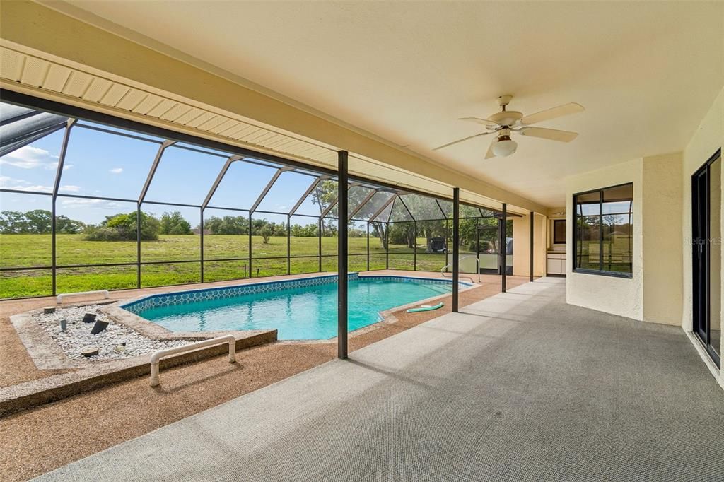 Active With Contract: $349,900 (3 beds, 2 baths, 1901 Square Feet)