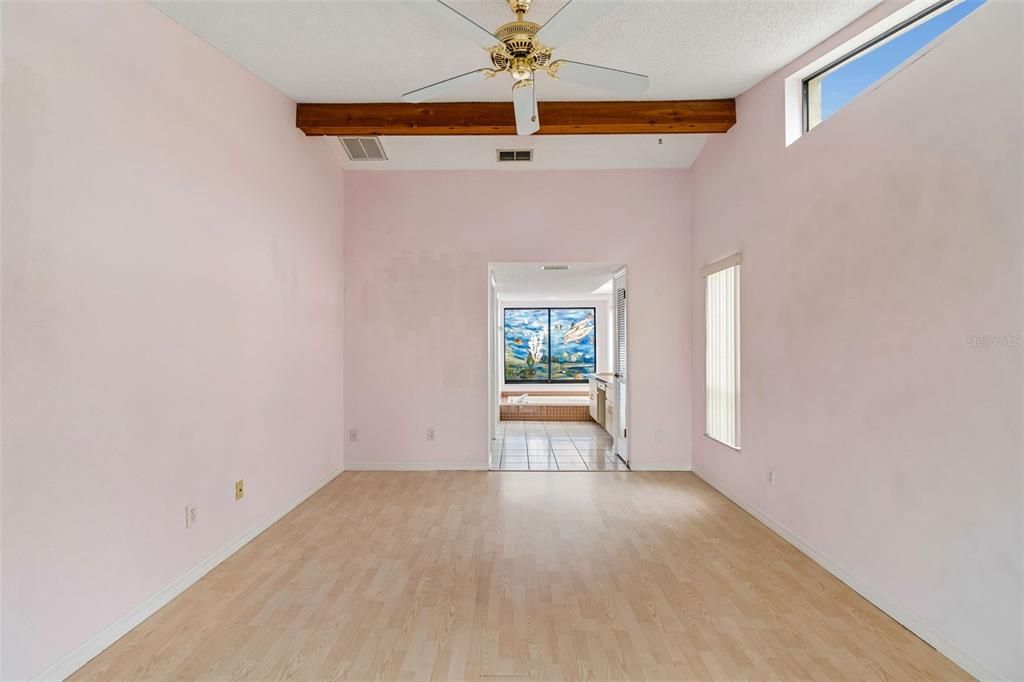 Active With Contract: $349,900 (3 beds, 2 baths, 1901 Square Feet)