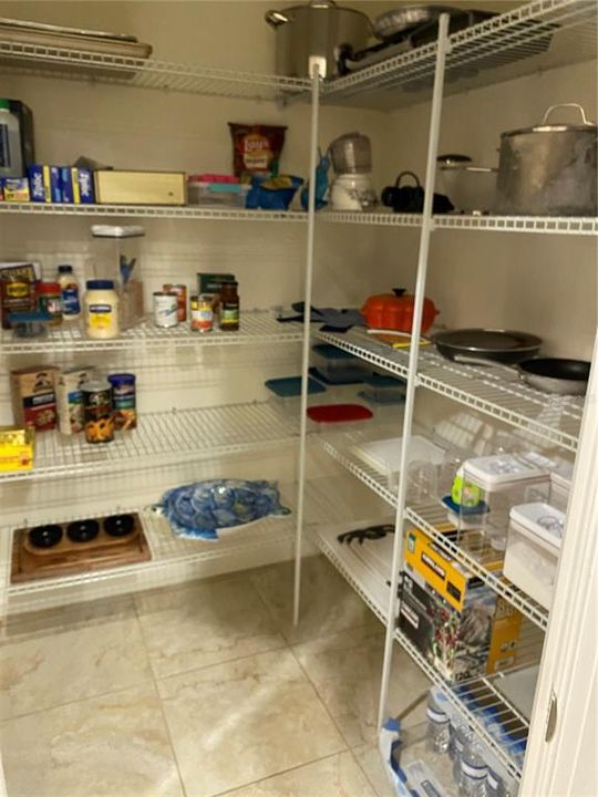 На продажу: $190,000 (2 спален, 2 ванн, 1674 Квадратных фут)