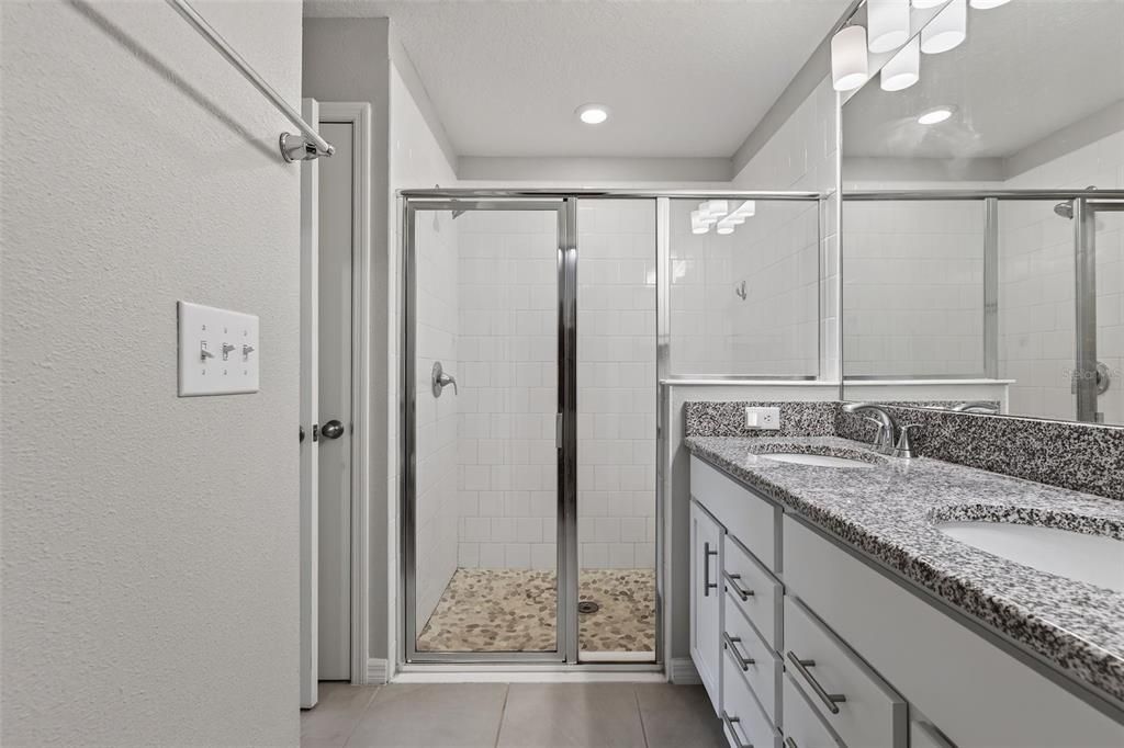 На продажу: $439,000 (4 спален, 2 ванн, 1701 Квадратных фут)