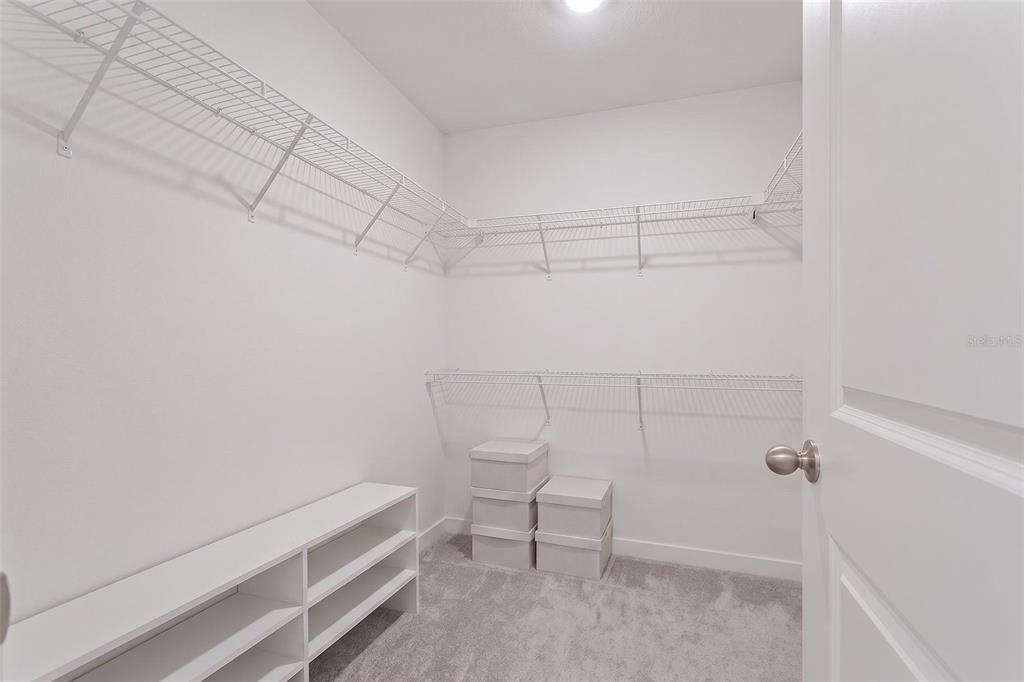 На продажу: $439,000 (4 спален, 2 ванн, 1701 Квадратных фут)