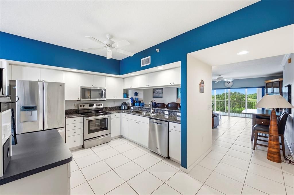For Sale: $345,678 (2 beds, 2 baths, 1320 Square Feet)