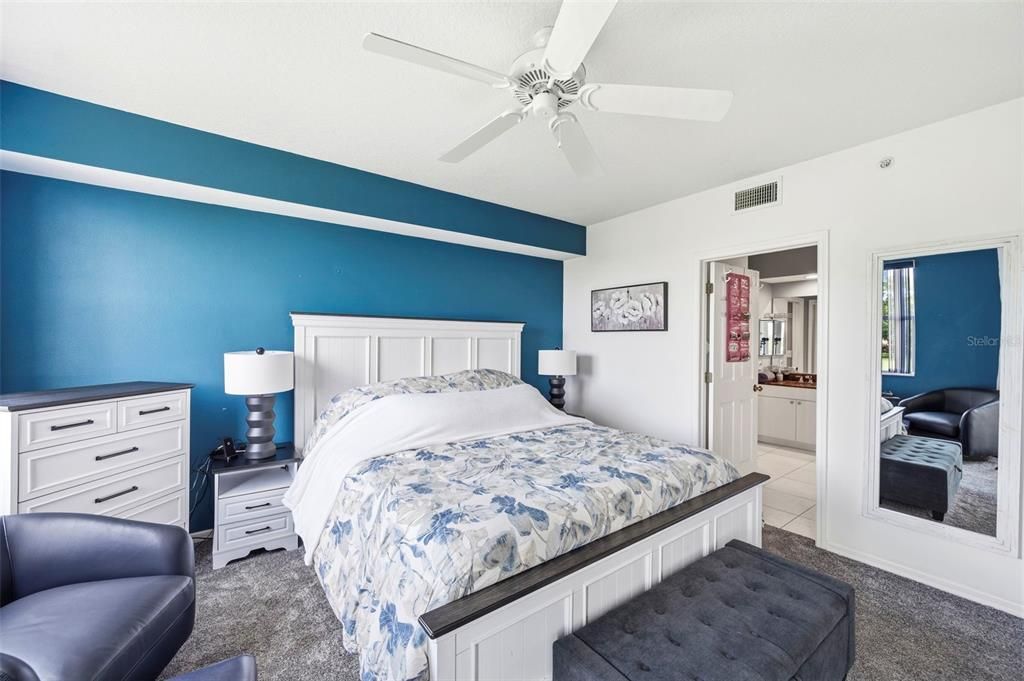 For Sale: $345,678 (2 beds, 2 baths, 1320 Square Feet)