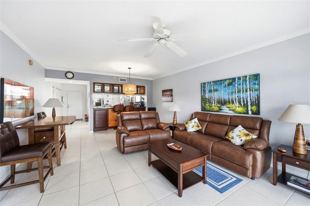 For Sale: $345,678 (2 beds, 2 baths, 1320 Square Feet)