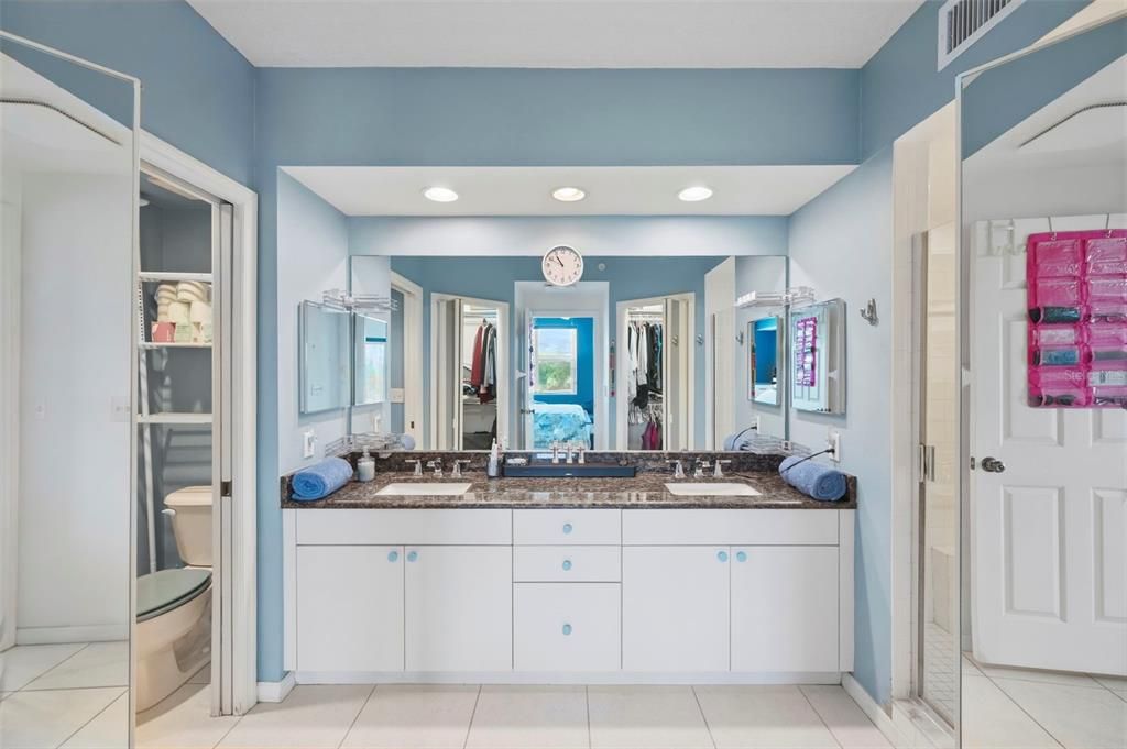 For Sale: $345,678 (2 beds, 2 baths, 1320 Square Feet)