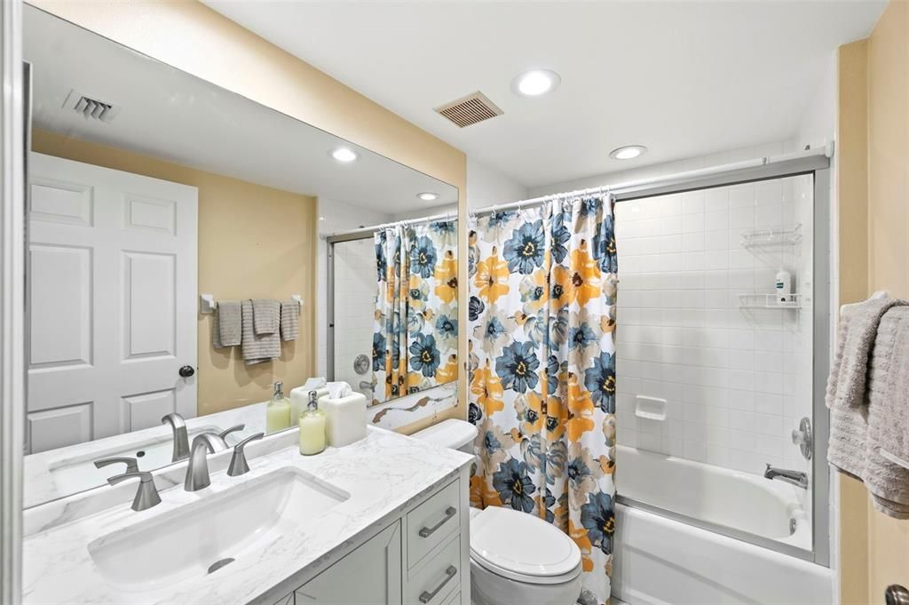 For Sale: $345,678 (2 beds, 2 baths, 1320 Square Feet)